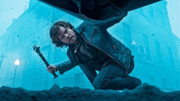 A man survives in A FOGGY CITY whose streets are crawling with CREEPY MONSTERS [recap]