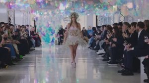 Показ коллекции Dolce & Gabbana и Susan Fang весна-лето 2024