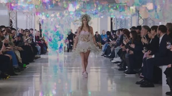 Показ коллекции Dolce & Gabbana и Susan Fang весна-лето 2024