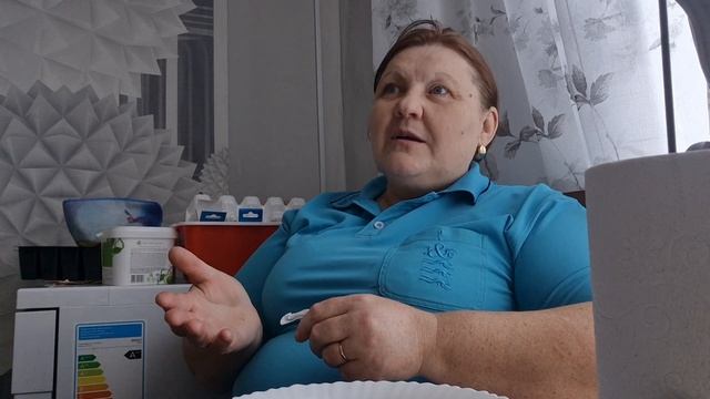 мы те же,но людей перестроили/крашусь,готовлюсь в поездку/ смотреть онлайн