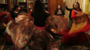 ЦЫГАНСКИЙ ТЕАТР " ТЭРНЭ РОМА "  РЕПЕТИЦИЯ  ТАНЦА  БРИЧКА  !   2011 г