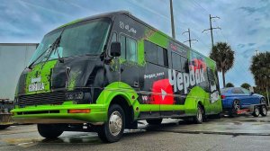 Не успел выехать из Майями, попал на колёса…