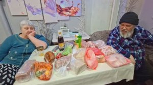 Получил пенсию поехал в продуктовый магазин показываю что я купил ПОДВАЛ ИЛЬИЧА