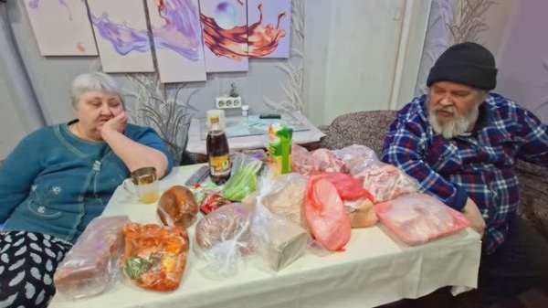 Получил пенсию поехал в продуктовый магазин показываю что я купил ПОДВАЛ ИЛЬИЧА