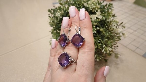 Вега. Аметист, розовый кварц, топаз, празиолит. 19.02.2026