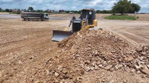 Потрясающая работа!!25-Тонный самосвал Trasport Засыпает Озеро камнями, А бульдозер SHANTUI C3 загон