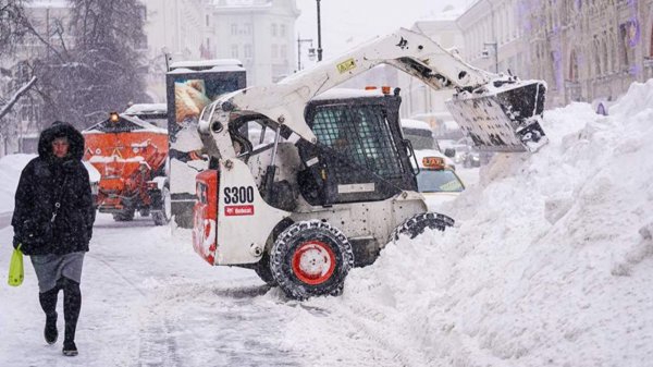 Мощный снегопад в Москве: cугробы могут вырасти до рекордных значений за полвека