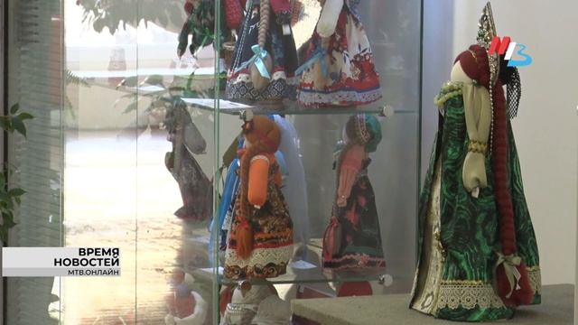 В Волгограде открылась выставка народных кукол «Лёнушка» смотреть онлайн