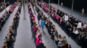 Показ женской коллекции Valentino весна-лето 2023  «Unboxing Valentino»