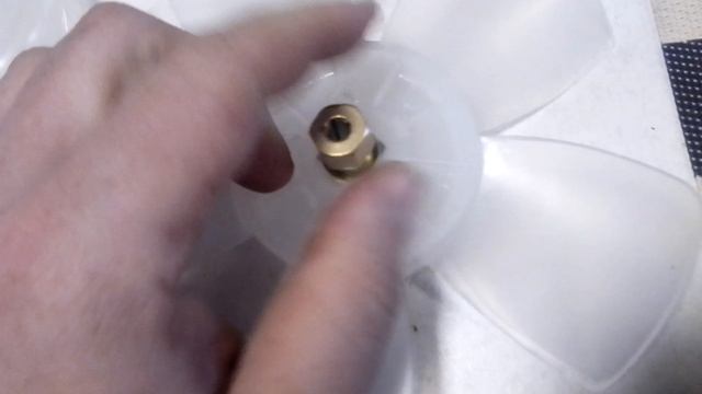 Новая крыльчатка мотора отопителя ВАЗ 2101 с цанговым зажимом