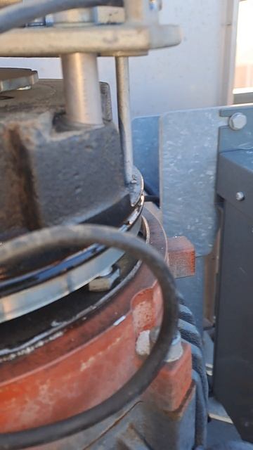 Liebherr 150ECB. Даёт ошибка на поворот Е20002 смотреть онлайн