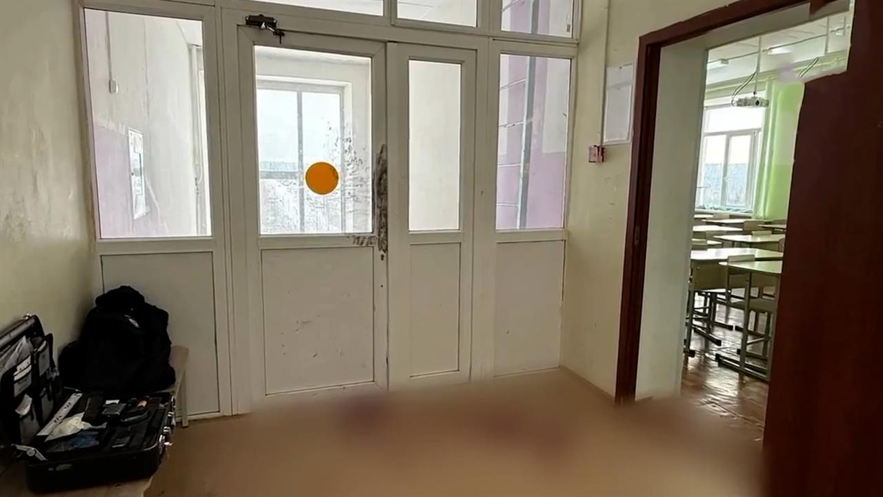 Появились кадры с места нападения семиклассника на сверстника в Пермском крае. смотреть онлайн