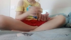 Лили и Толя показывают вам игрушки