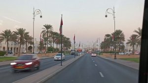 Отличные дороги,флаги и пальмы-это Маскат!