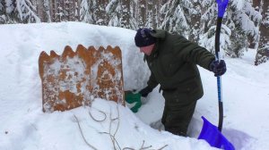 УШЁЛ В ЛЕС В ЗЕМЛЯНКУ! ЕЛИ НАШЁЛ В ГЛУБОКИХ СУГРОБАХ! ВЫРУЧИЛИ СНЕГОСТУПЫ