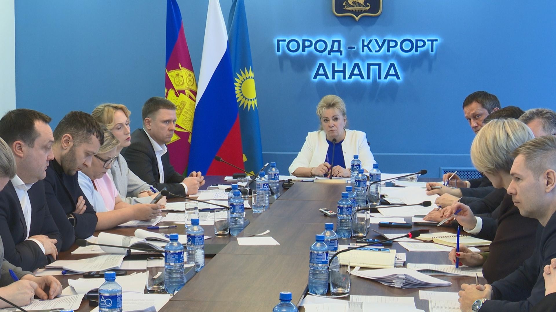 В Анапе обсудили ход реализации проектов комплексного развития территории смотреть онлайн