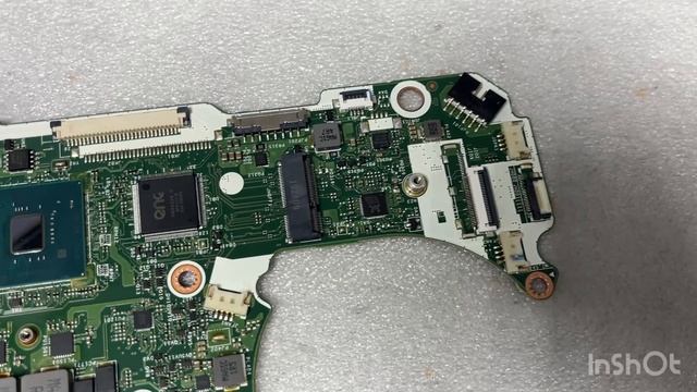 Ноутбук не включается после залития? Реальный ремонт с восстановлением дорожек.