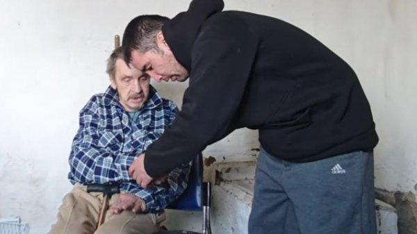 МАНСУРА НА МЫЛО . НУРЖАНА ДИРЕКТОРОМ ПИОНЕР ЛАГЕРЯ .