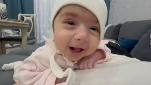 Патюля держит голову