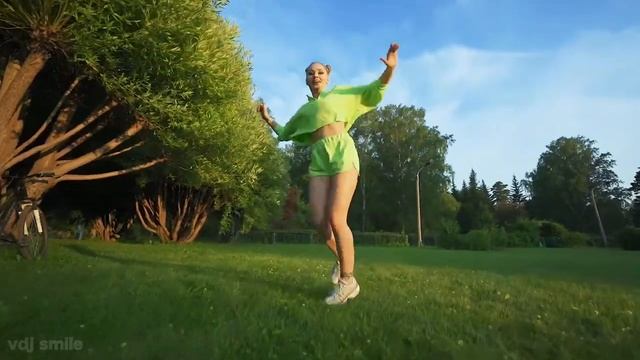 Code red 18 (Smile Remix) смотреть онлайн