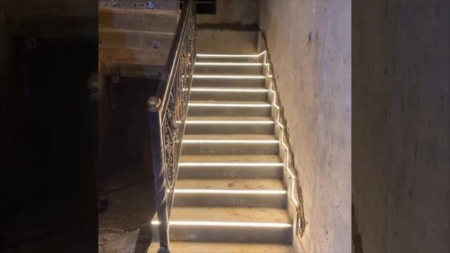 Установка подсветки на лестницу.