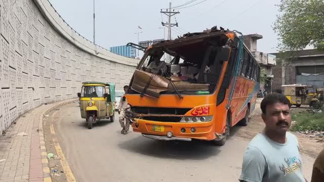 Пакистанский ремонт почти исправного автобуса смотреть онлайн