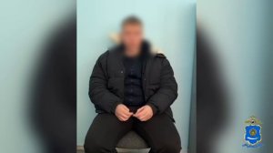 Посыльный аферистов,обманувших 7 граждан России на 8 миллионов рублей,задержан астраханской полицией