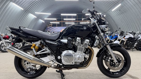 Обзор Yamaha XJR 1300 |В НАЛИЧИИ|