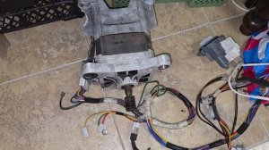 Ремонт стиральной машинки LG: не набирает обороты.