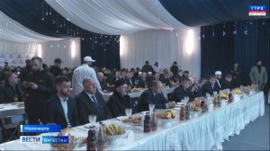 Коллективный ифтар от имени руководителя региона прошел на территории центральной Джума-мечети