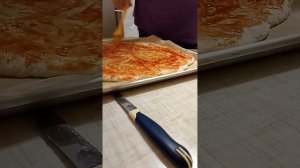 Я учусь готовить пиццу