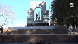 Антон Котяков и Рашид Темрезов возложили цветы к Вечному огню в Черкесске