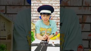 Ремонт дороги! 🚧⛔️ Как ехать игрушкам? #машинки #игрушки #длядетей