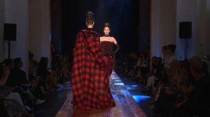 Показ женской коллекции Gaultier осень-зима 2016-2017