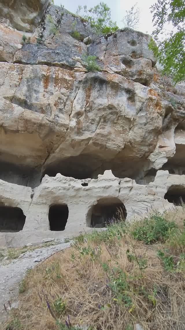 Прогулка по пещерному городу Тепе-Кермен смотреть онлайн