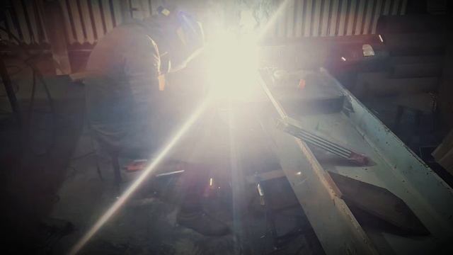 Сварка двутавра электродуговой сваркой смотреть онлайн