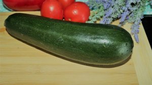 Беру один ЦУКИНИ и готовлю легкий УЖИН для себя. Очень вкусно и полезно.
