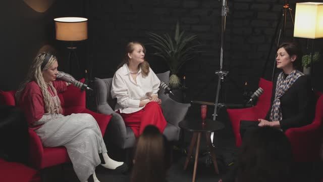 Женщины говорят. Снова в кадре 🎬