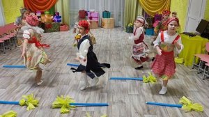 Танец «Бабки Ёжки»