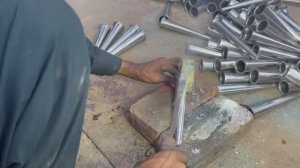 Формы для рожков мороженого из нержавеющей стали для суровых пакистанских детей.