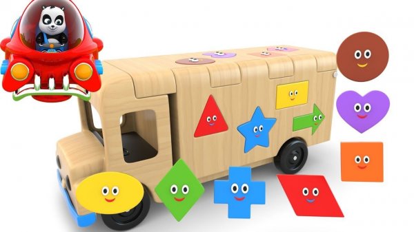 Пинки и Панда весело играют в сборку игрушечной деревянной машинки - Изучают формы