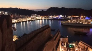 Мощная стена!