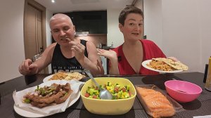 Мукбанг не ищем себе ОПРАВДАНИЙ, отлично знаем почему мы ЖИРНЫЕ и Вы ТОЖЕ!) Семейный ужин в Таиланде