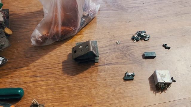 СКОЛЬКО СТОИТ СТАРЫЙ ТЕЛЕВИЗОР НА ЛОМ 2022