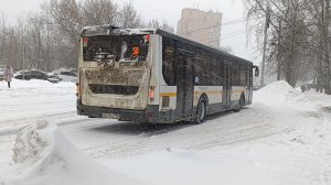 ЛиАЗ 5292 на 50 маршруте прибывает на остановку кв.Маяковского в г.Звенигород