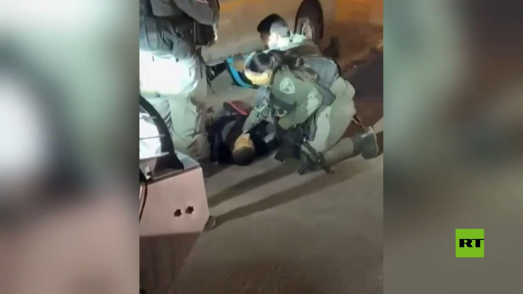 الضفة الغربية.. القوات الإسرائيلية تطلق النار على شاب فلسطيني في بلدة الرام смотреть онлайн