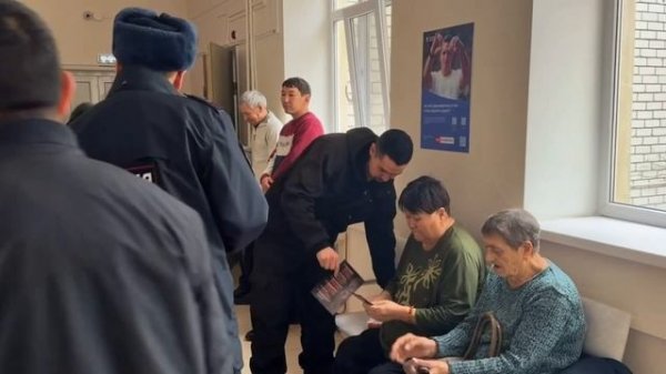 Сотрудники полициипровели профилактическую акцию по предупреждению «дистанционного» мошенничества