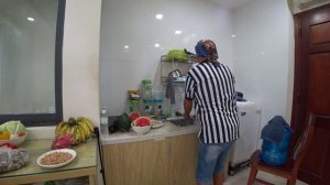 Цена жизни в Нячанге 300 или 400 баксов...