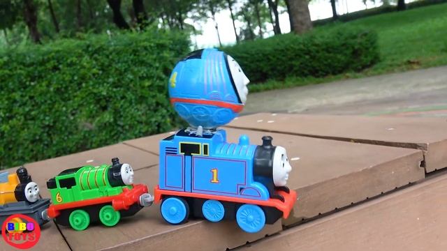 Игрушечный паровозик Томас. Мультик для детей