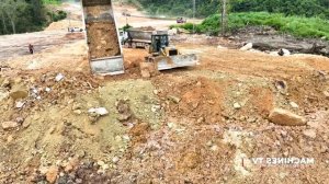 Dangerous Mountain Road Construction – Truck Fail After Ground Collapse! Excavator Rescue